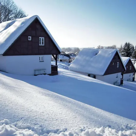 Holiday Happy Hill *
